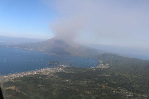 08 噴煙の中